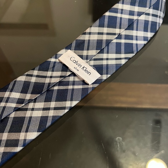 Calvin Klein tie - Picture 2 of 2